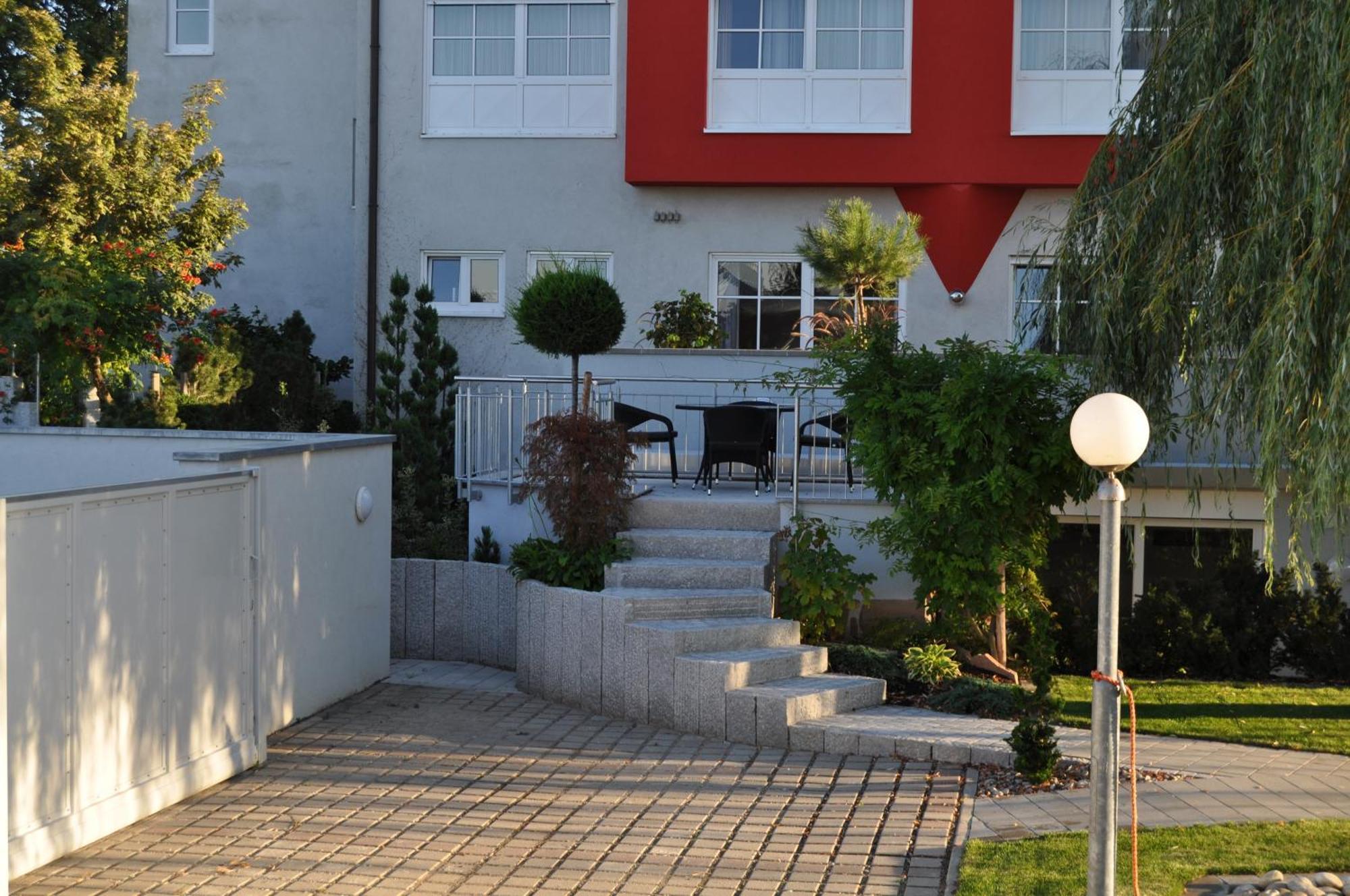 Kirchers Park & Wellnesshotel Kaiserstuhl Garni Endingen am Kaiserstuhl Dış mekan fotoğraf